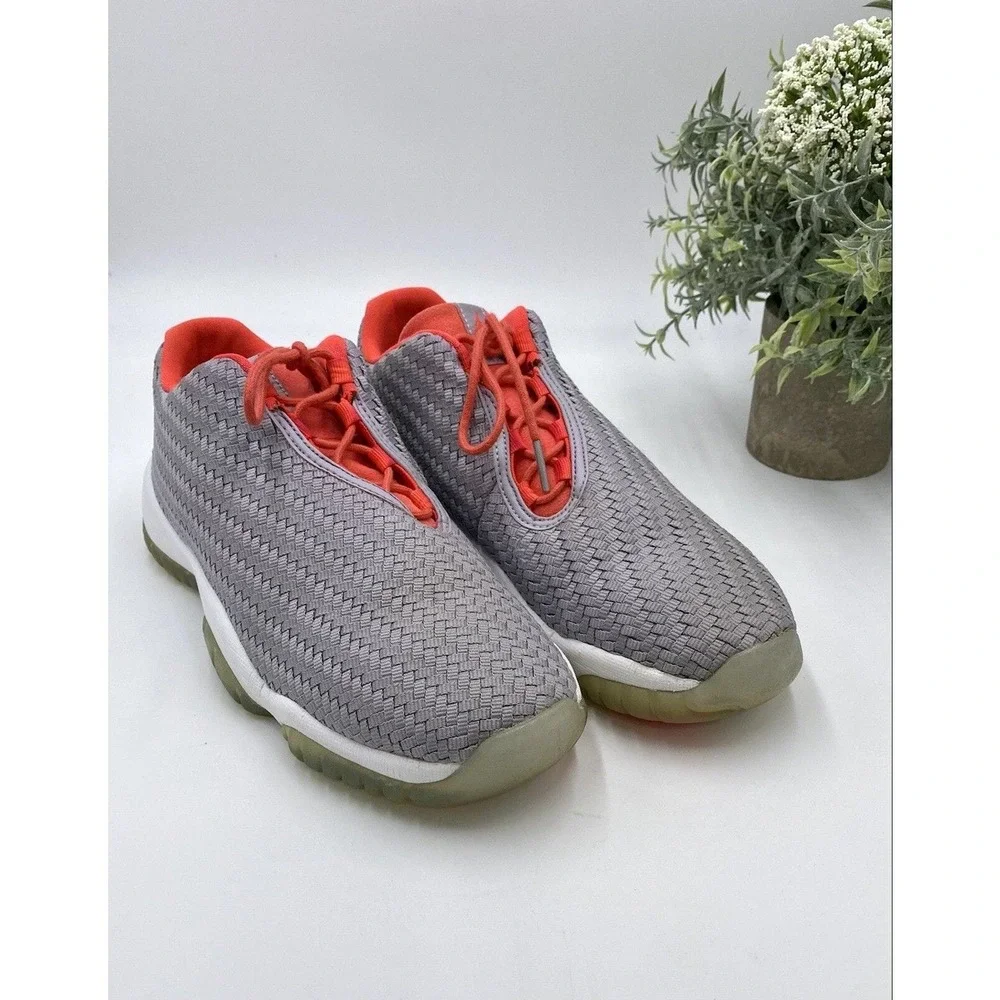 Nike Air Jordan Future Low BG GS Wolf Grey Infrared 23 White Size 6.5Y/ Sz 8 Wom